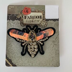 NWT Fashion Tidbits Bee Pin Brooch Rhinestones Sequins Faux Stone Black Ages 14+